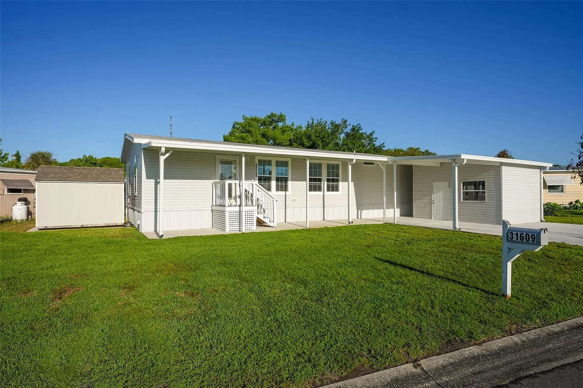 31609 Terrace Drive Tavares FL 32778
