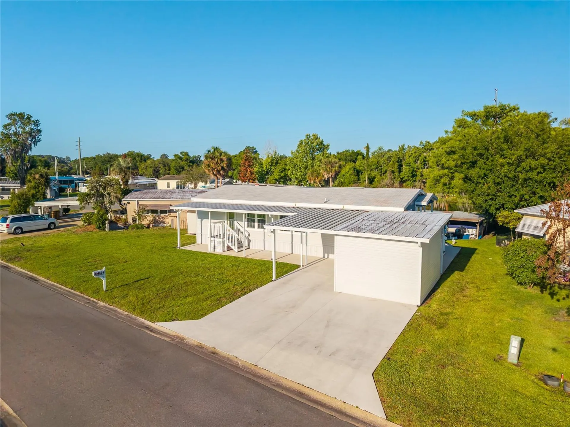 31609 Terrace Drive Tavares FL 32778