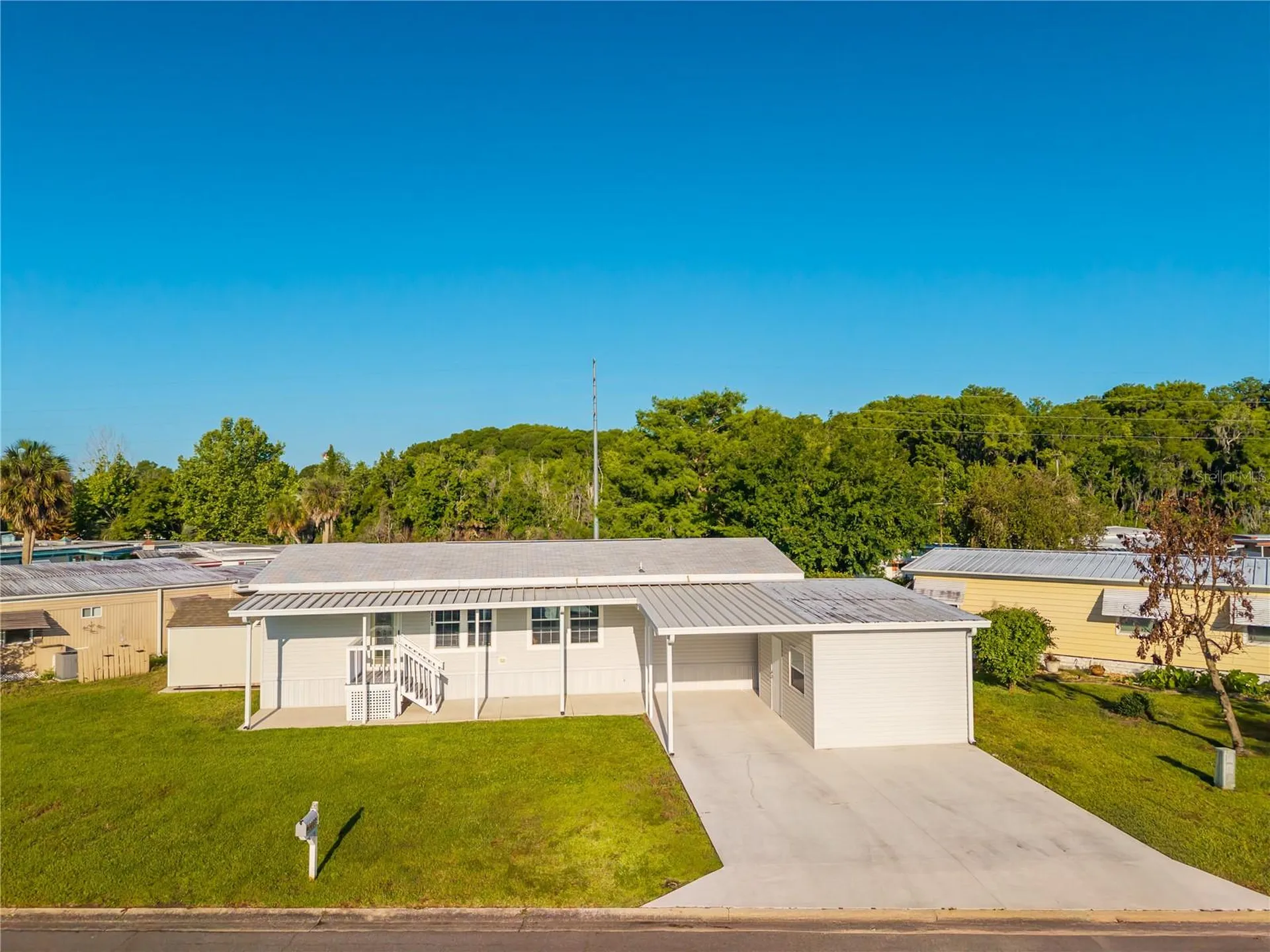 31609 Terrace Drive Tavares FL 32778