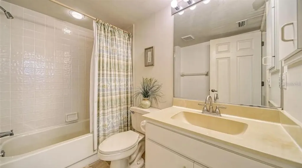 5655 Sheffield Greene Circle Sarasota FL 34235