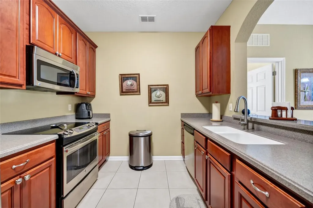 4114 Breakview Drive Drive Orlando FL 32819