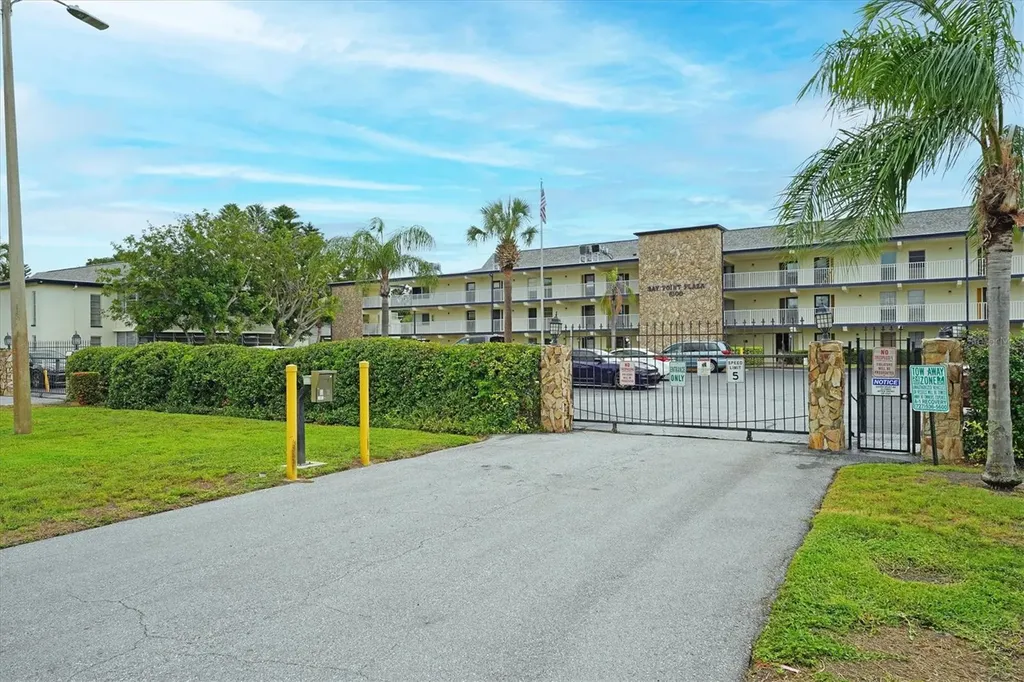 6100 12th Street S St Petersburg FL 33705
