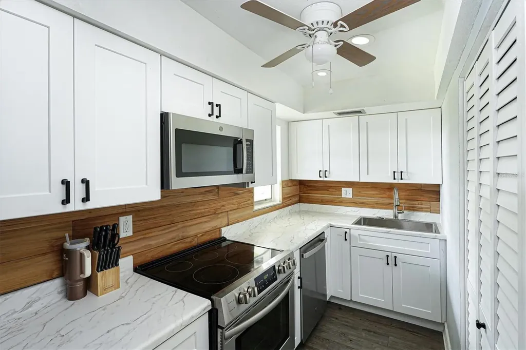 6100 12th Street S St Petersburg FL 33705