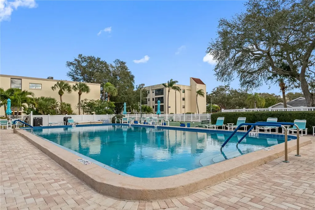 11485 Oakhurst Road Largo FL 33774