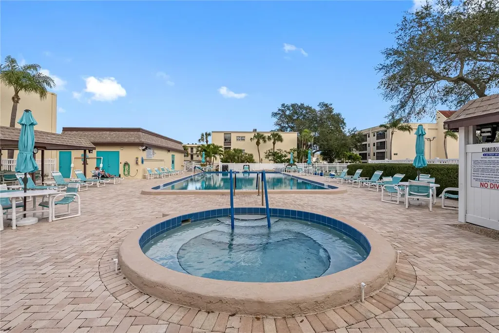11485 Oakhurst Road Largo FL 33774