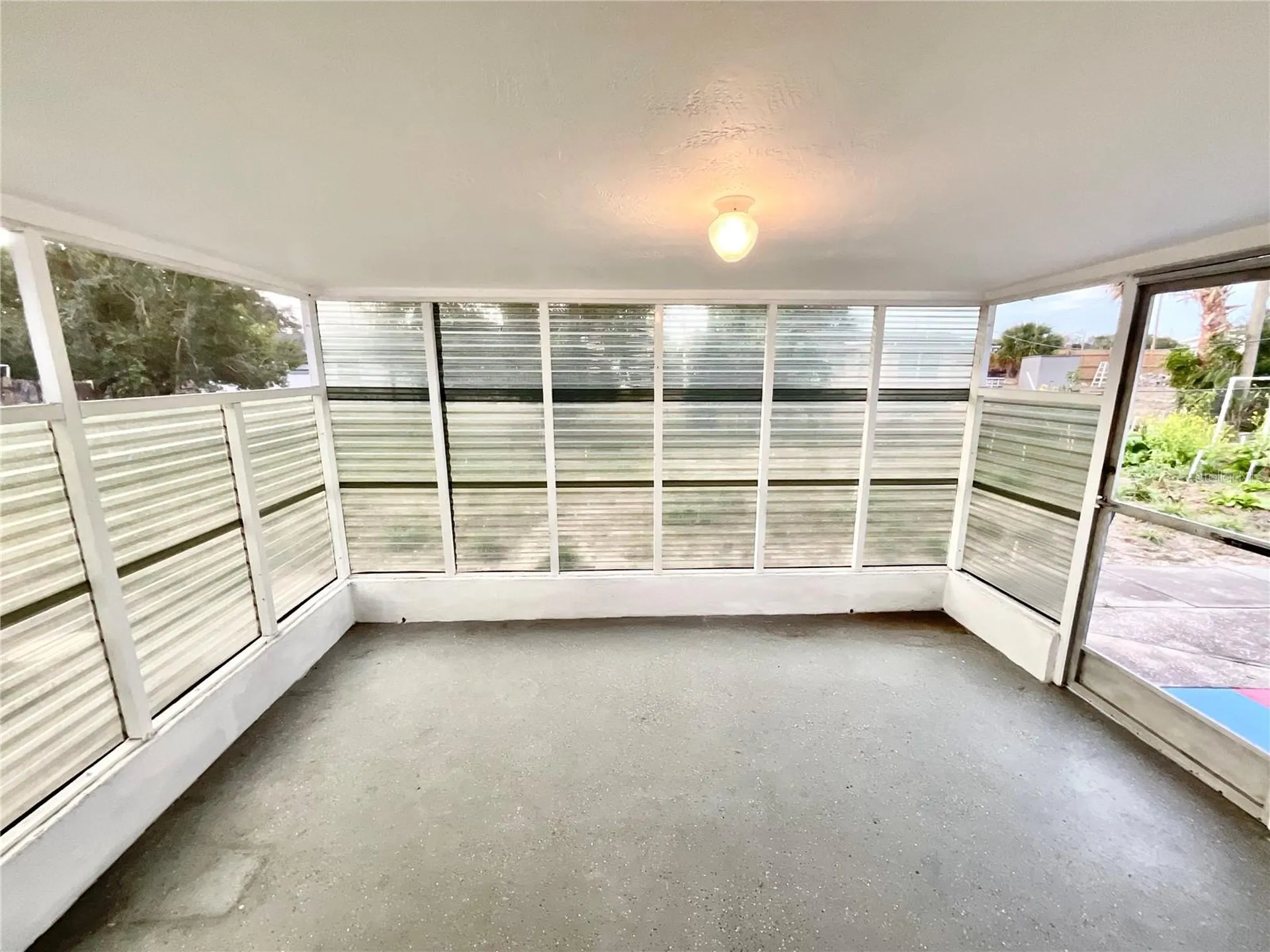 4810 Flora Avenue Holiday FL 34690
