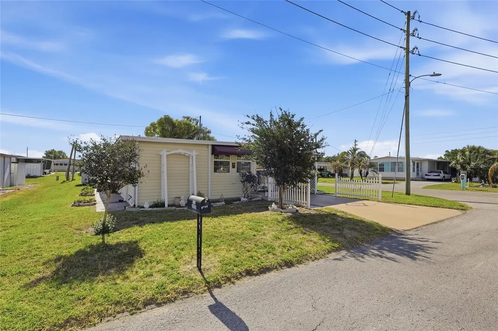 5246 Amanda Street Zephyrhills FL 33542