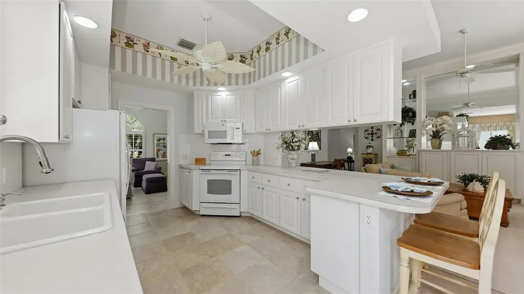 8080 Cardena Lane Sarasota FL 34238