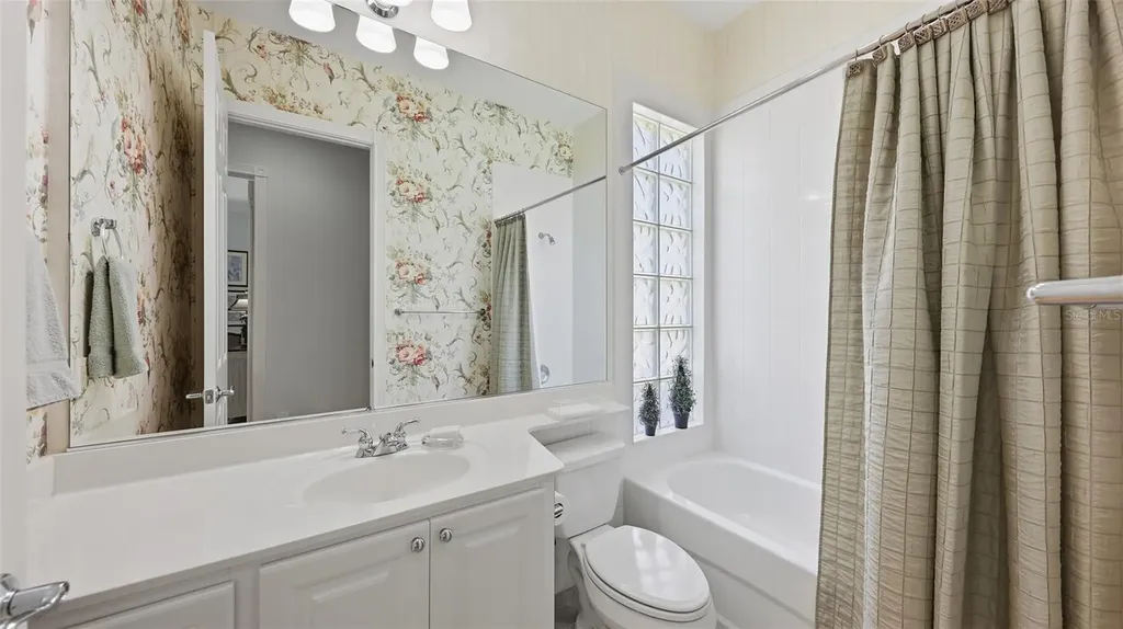 8080 Cardena Lane Sarasota FL 34238