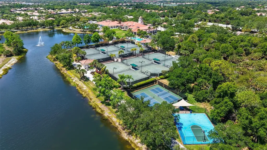 8080 Cardena Lane Sarasota FL 34238