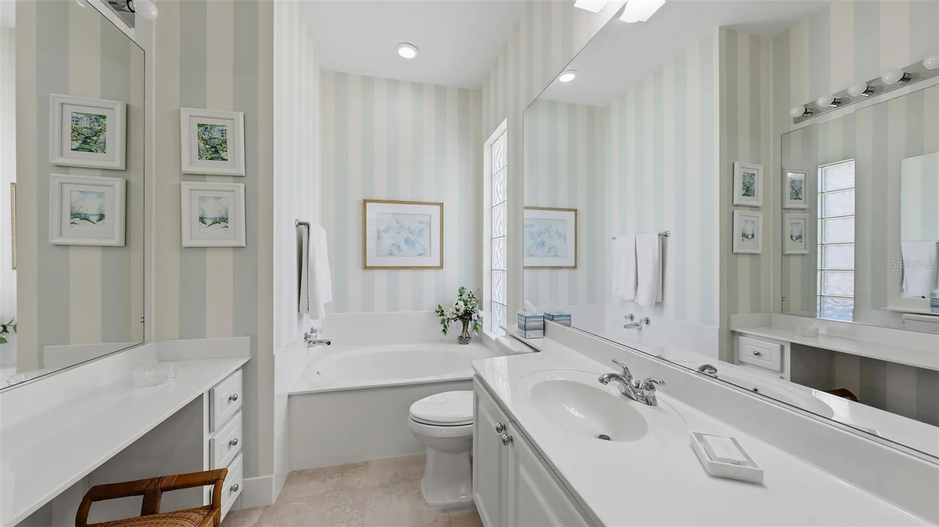 8080 Cardena Lane Sarasota FL 34238