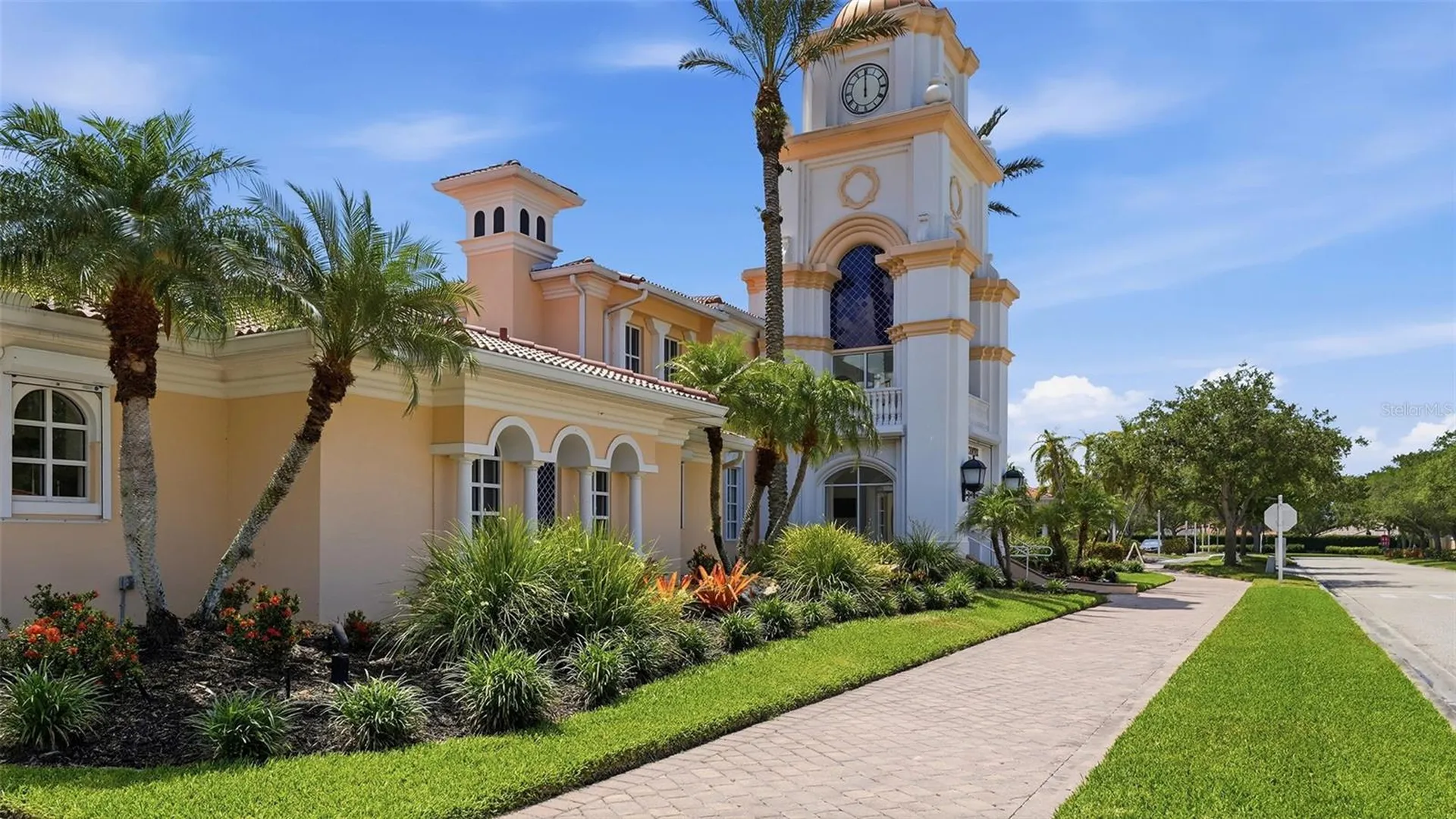 8080 Cardena Lane Sarasota FL 34238