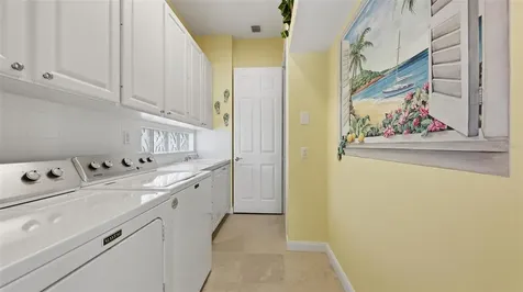 8080 Cardena Lane Sarasota FL 34238