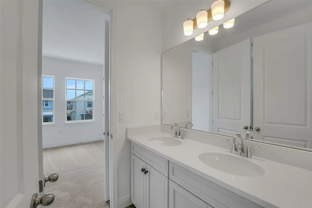 9853 Peebles Street Orlando FL 32827