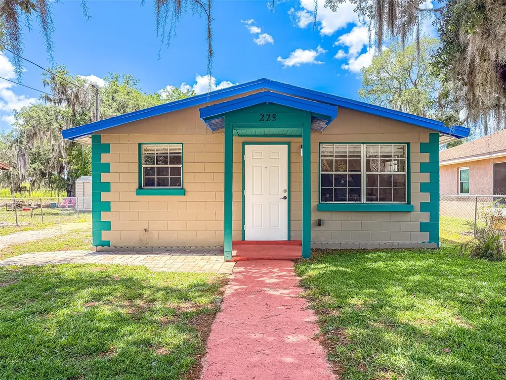225 W Northside Drive Lake Wales FL 33853