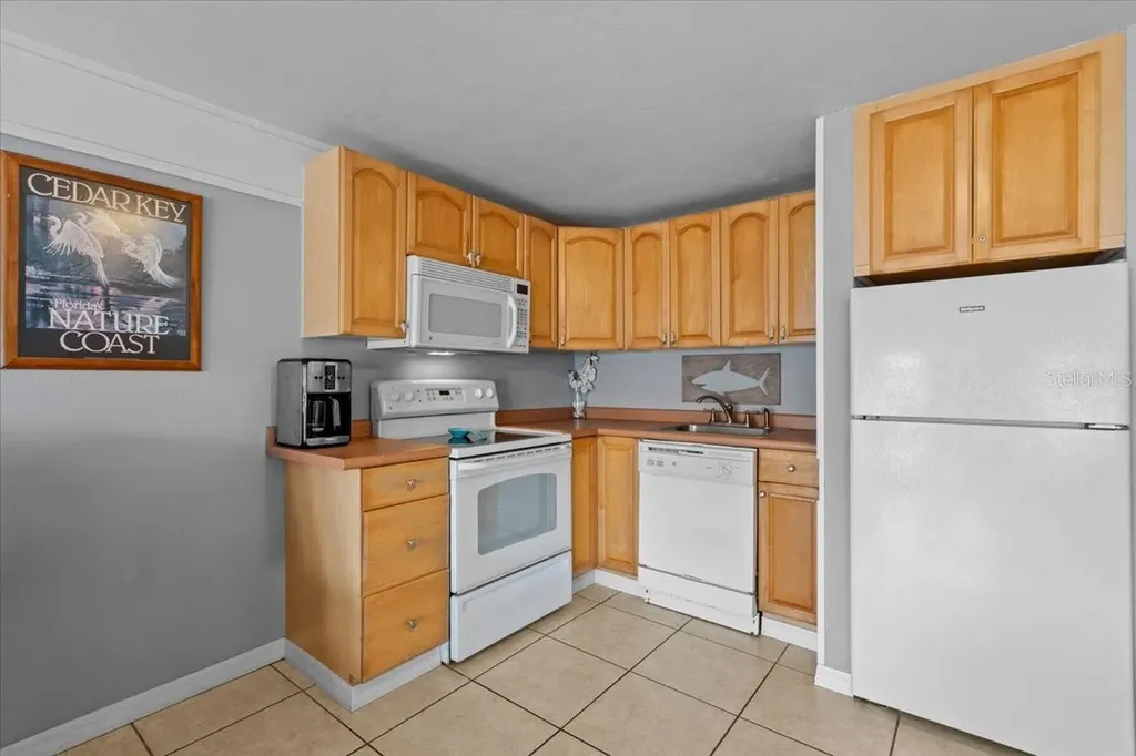 82 2nd Street Cedar Key FL 32625