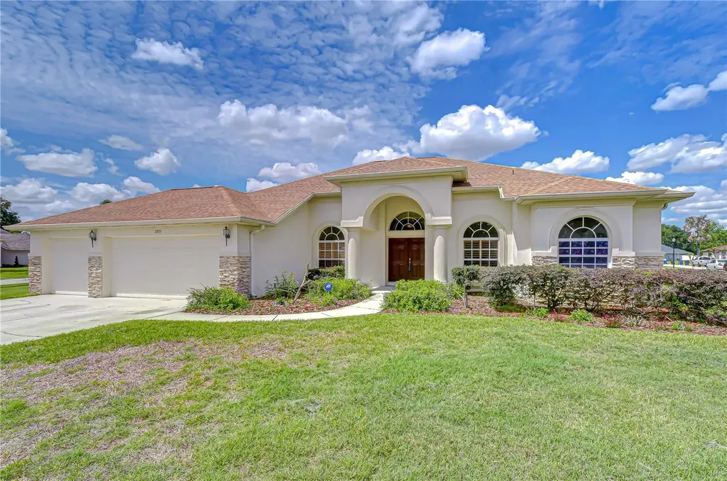 2833 Mossy Timber Trail Valrico FL 33596