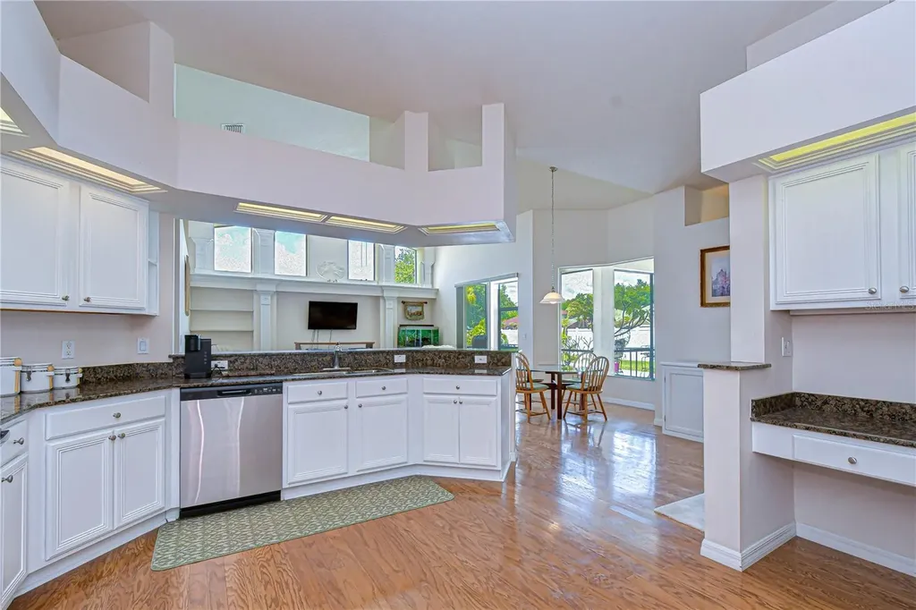 2833 Mossy Timber Trail Valrico FL 33596