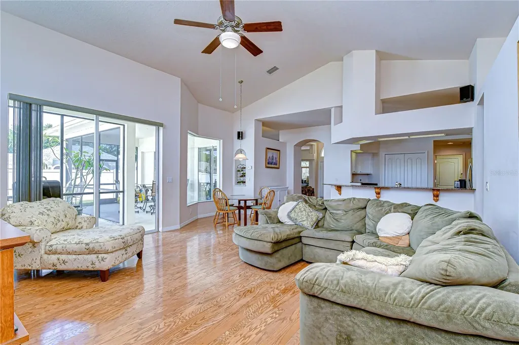 2833 Mossy Timber Trail Valrico FL 33596