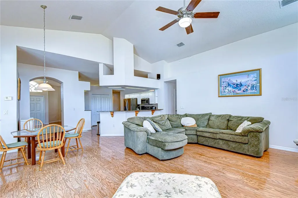 2833 Mossy Timber Trail Valrico FL 33596