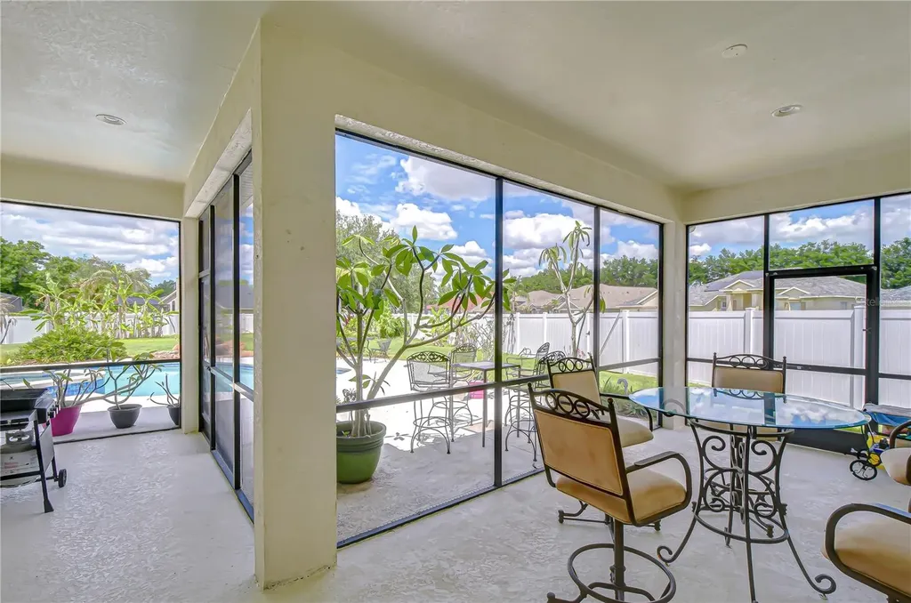 2833 Mossy Timber Trail Valrico FL 33596