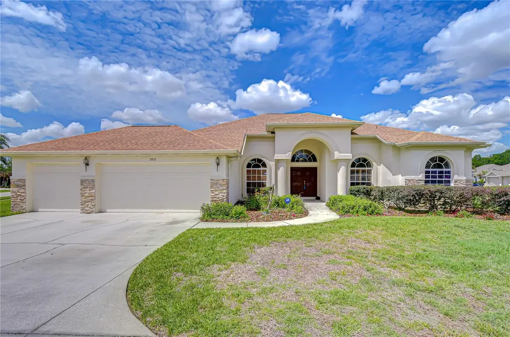 2833 Mossy Timber Trail Valrico FL 33596