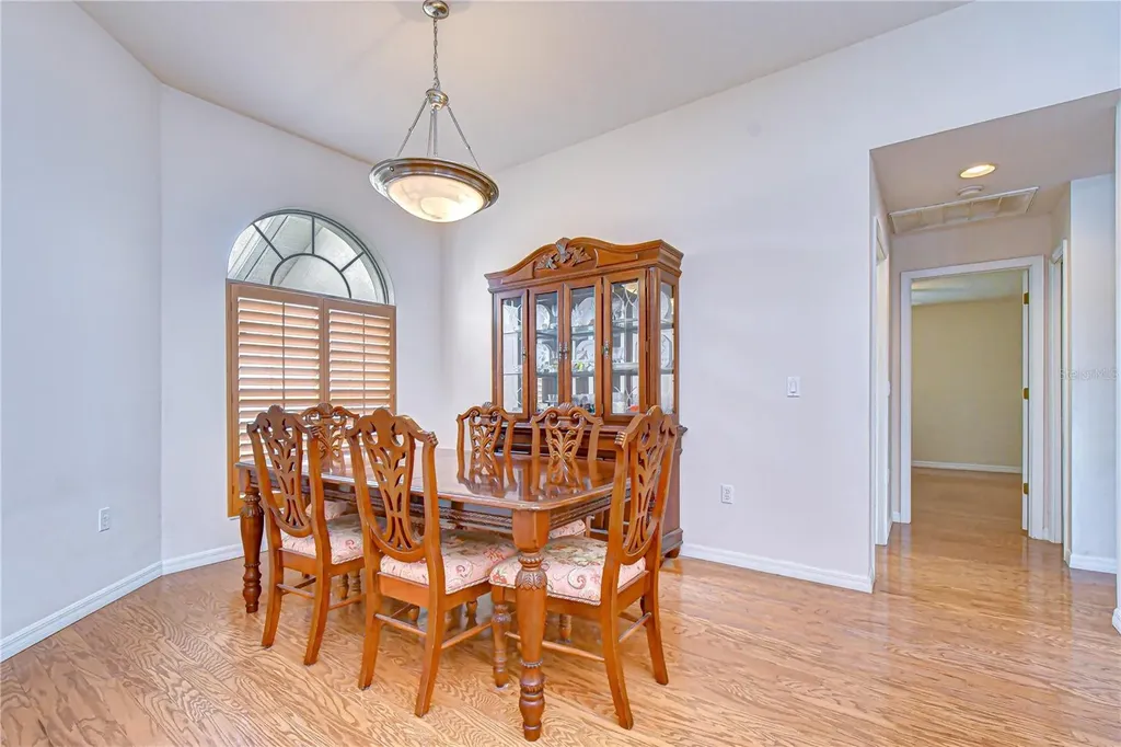 2833 Mossy Timber Trail Valrico FL 33596