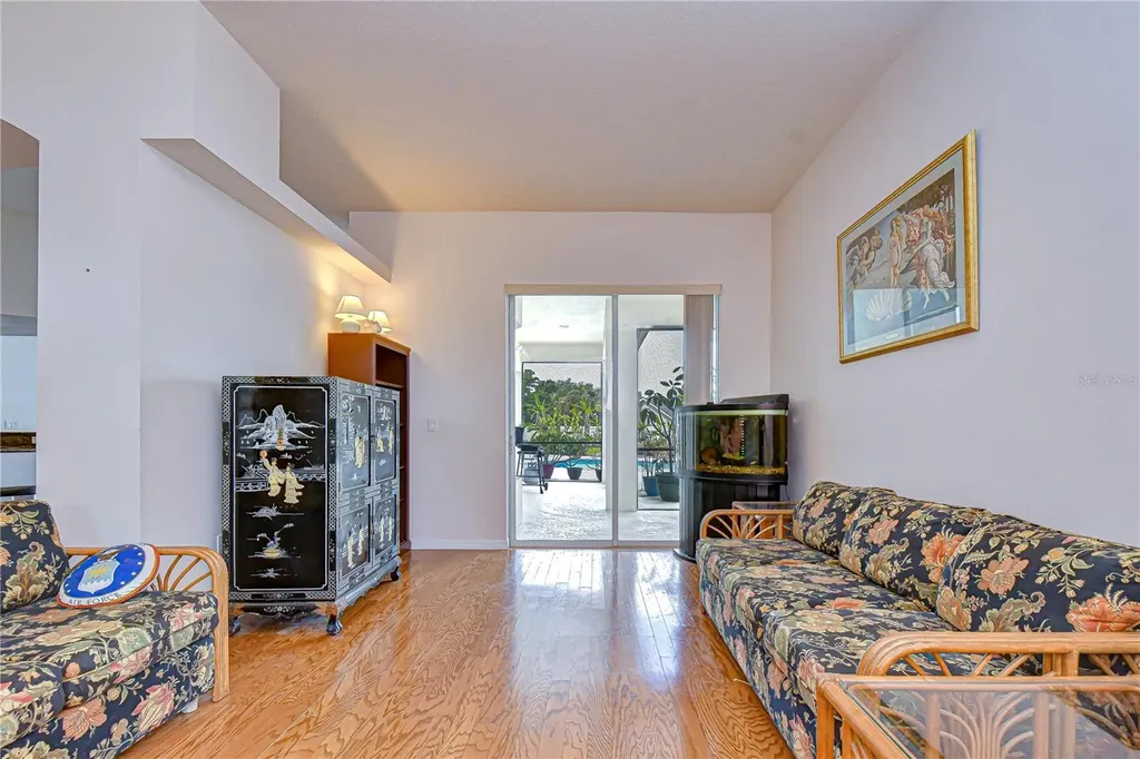 2833 Mossy Timber Trail Valrico FL 33596
