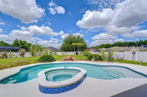2833 Mossy Timber Trail Valrico FL 33596
