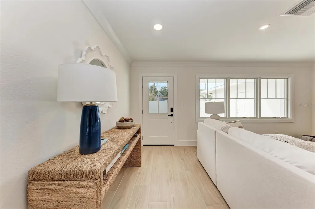 431 Island Circle Sarasota FL 34242