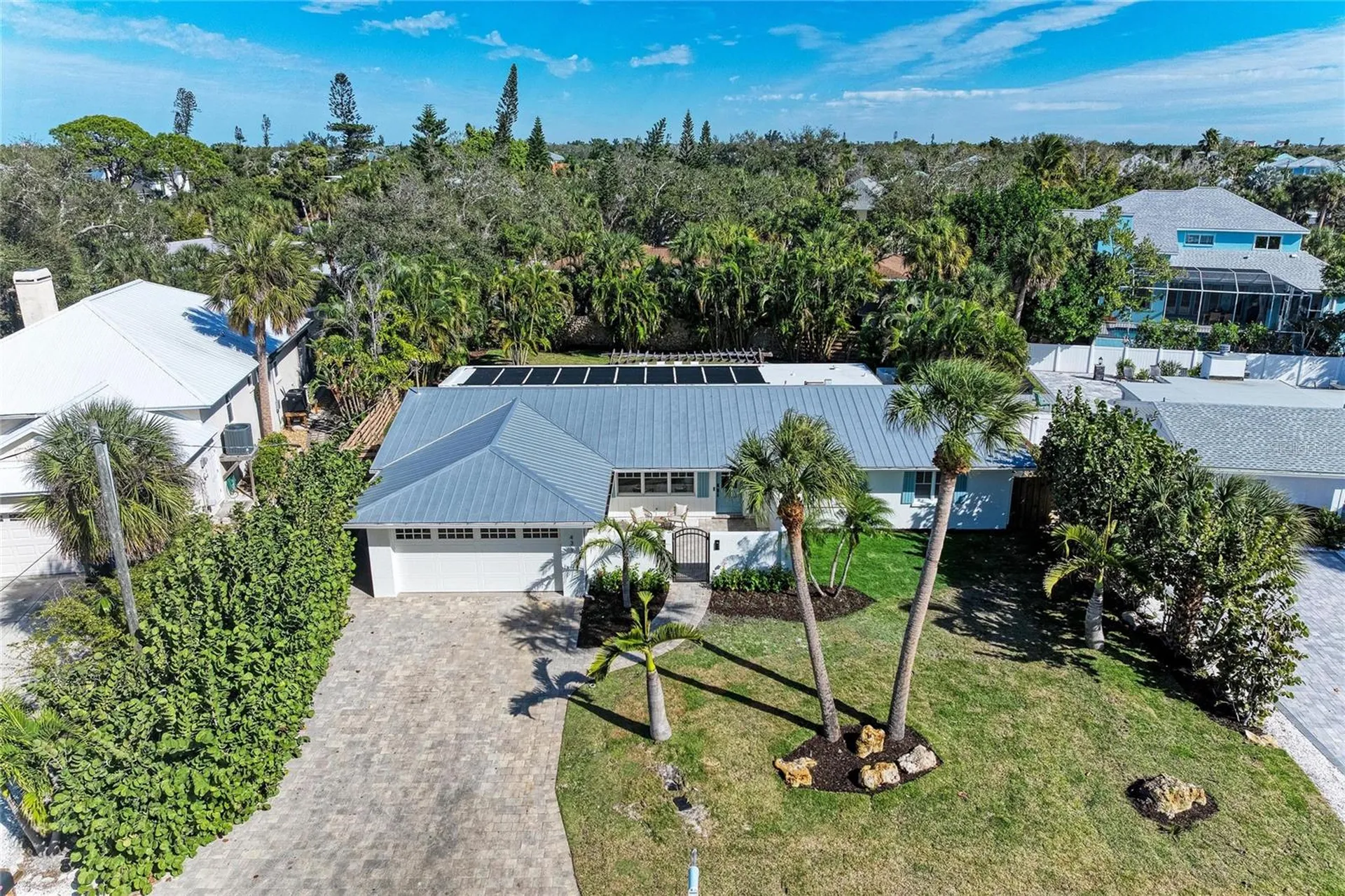 431 Island Circle Sarasota FL 34242