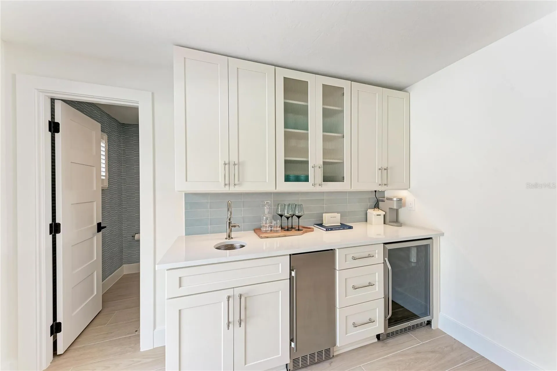 431 Island Circle Sarasota FL 34242