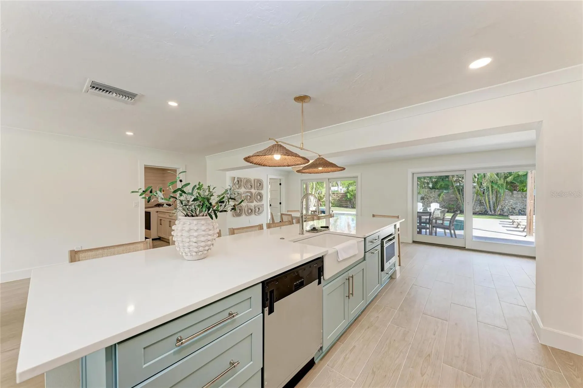 431 Island Circle Sarasota FL 34242