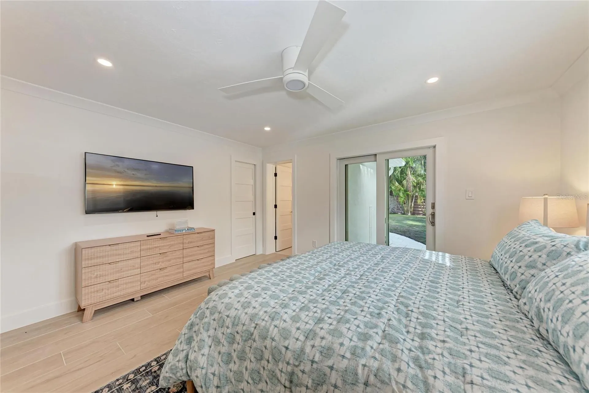 431 Island Circle Sarasota FL 34242