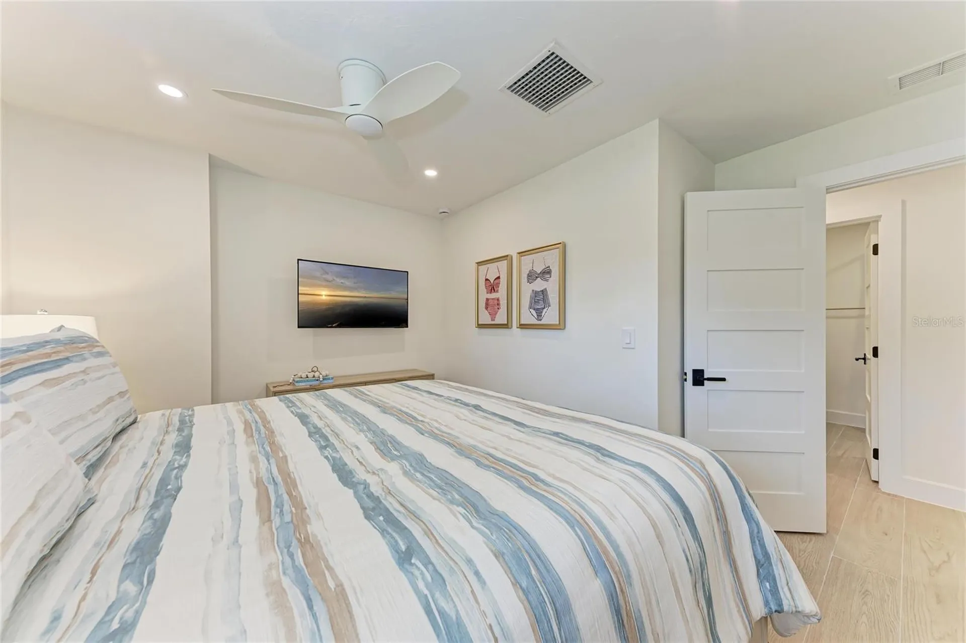 431 Island Circle Sarasota FL 34242
