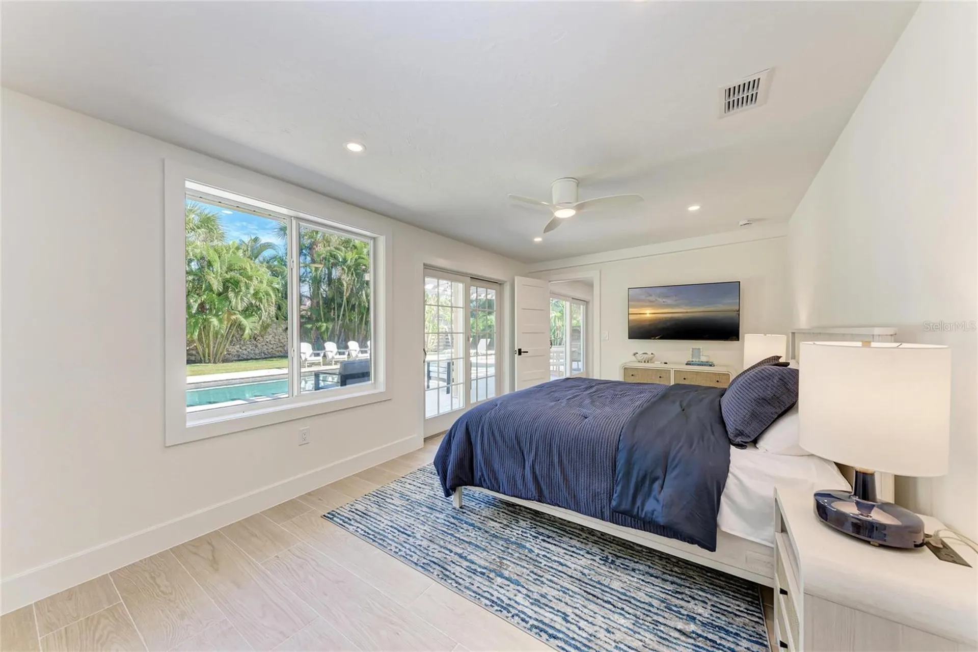 431 Island Circle Sarasota FL 34242