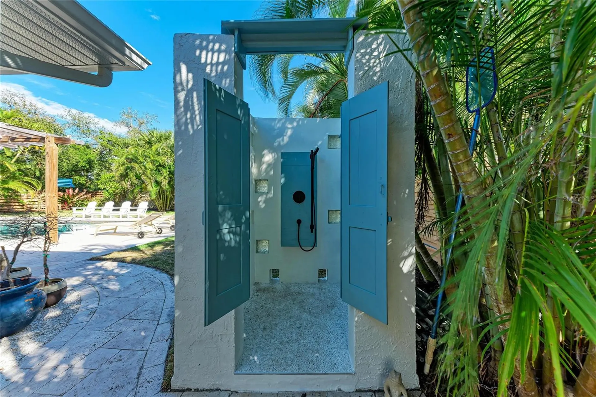 431 Island Circle Sarasota FL 34242
