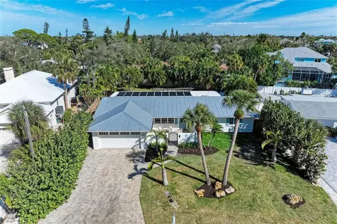 431 Island Circle Sarasota FL 34242