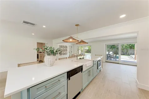 431 Island Circle Sarasota FL 34242