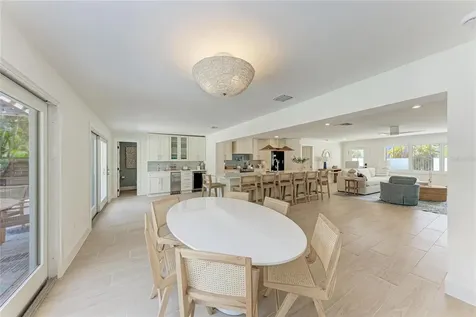 431 Island Circle Sarasota FL 34242