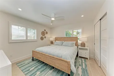431 Island Circle Sarasota FL 34242