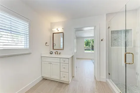 431 Island Circle Sarasota FL 34242