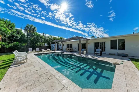 431 Island Circle Sarasota FL 34242