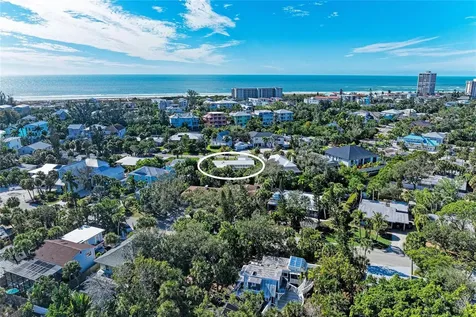 431 Island Circle Sarasota FL 34242