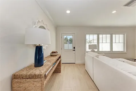 431 Island Circle Sarasota FL 34242