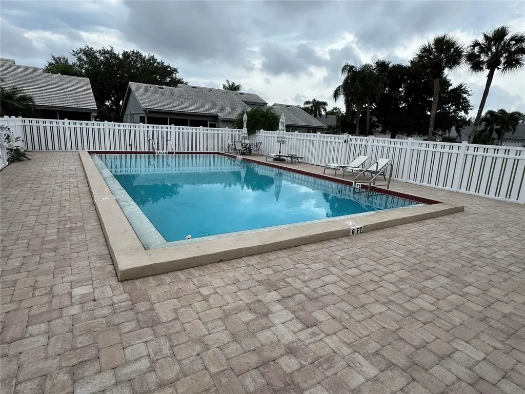 5371 Crestlake Boulevard Sarasota FL 34233
