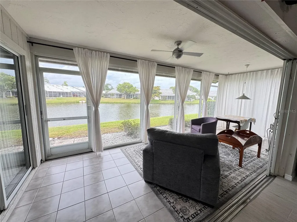 5371 Crestlake Boulevard Sarasota FL 34233