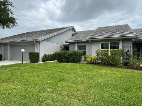 5371 Crestlake Boulevard Sarasota FL 34233