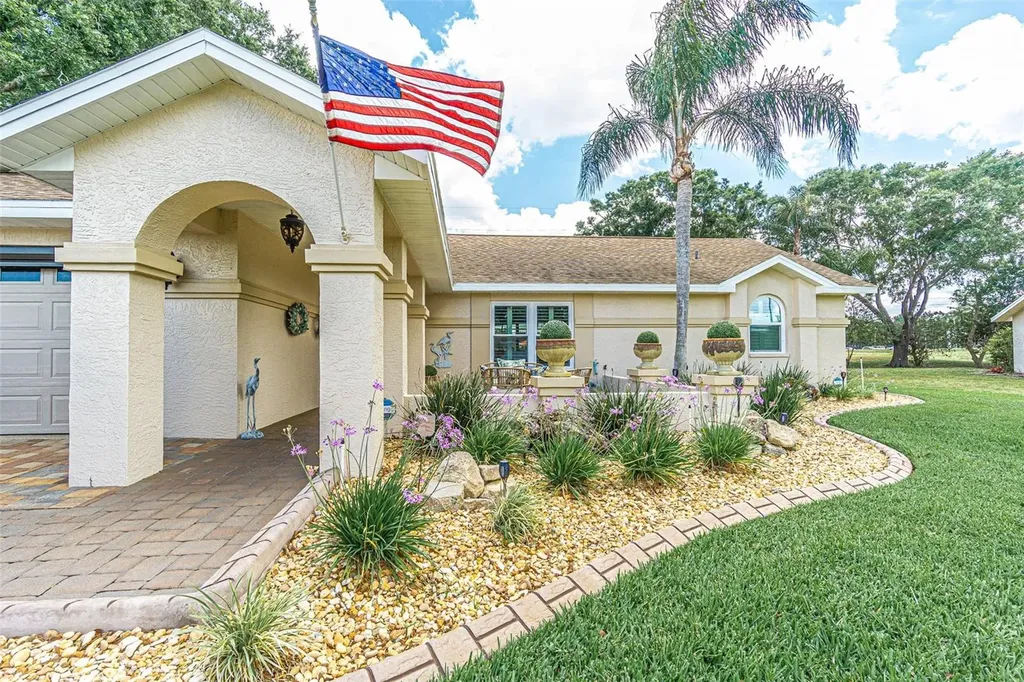 6132 Silver Oaks Drive Zephyrhills FL 33542