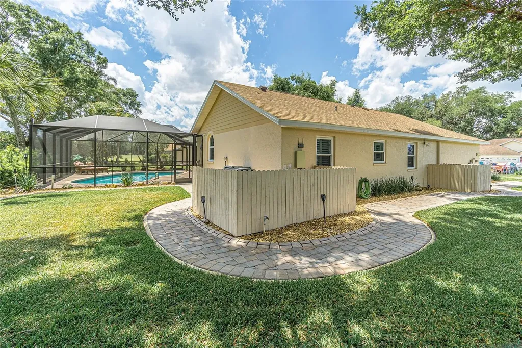 6132 Silver Oaks Drive Zephyrhills FL 33542